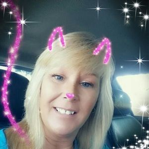 Meet your Posher, Pam